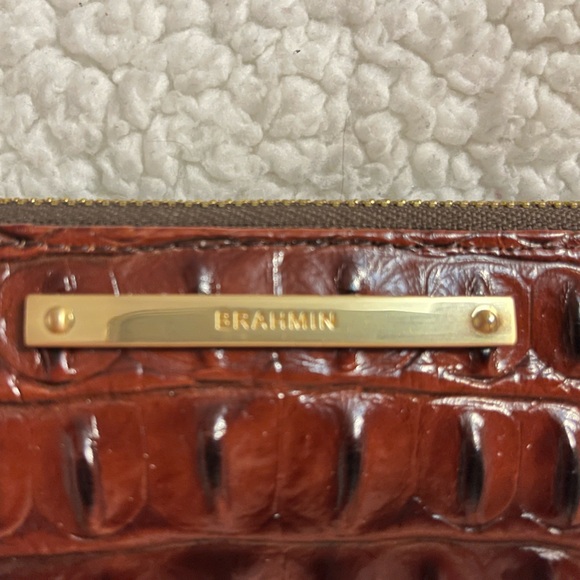 Brahmin wallet- LIKE NEW! - Picture 4 of 9